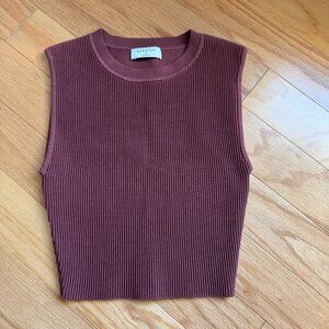 Aritzia Babaton Sculpt Knit Muscle Cropped Tank in Sundried Red Size XS